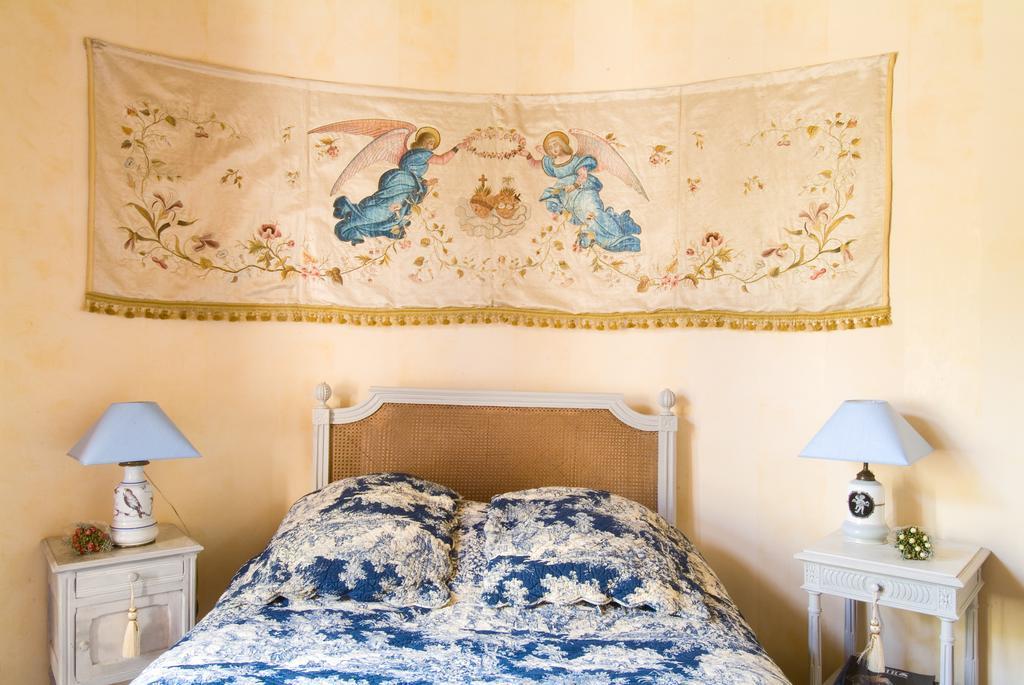 Chateau De La Roche Martel Bed and Breakfast Roiffé Kamer foto